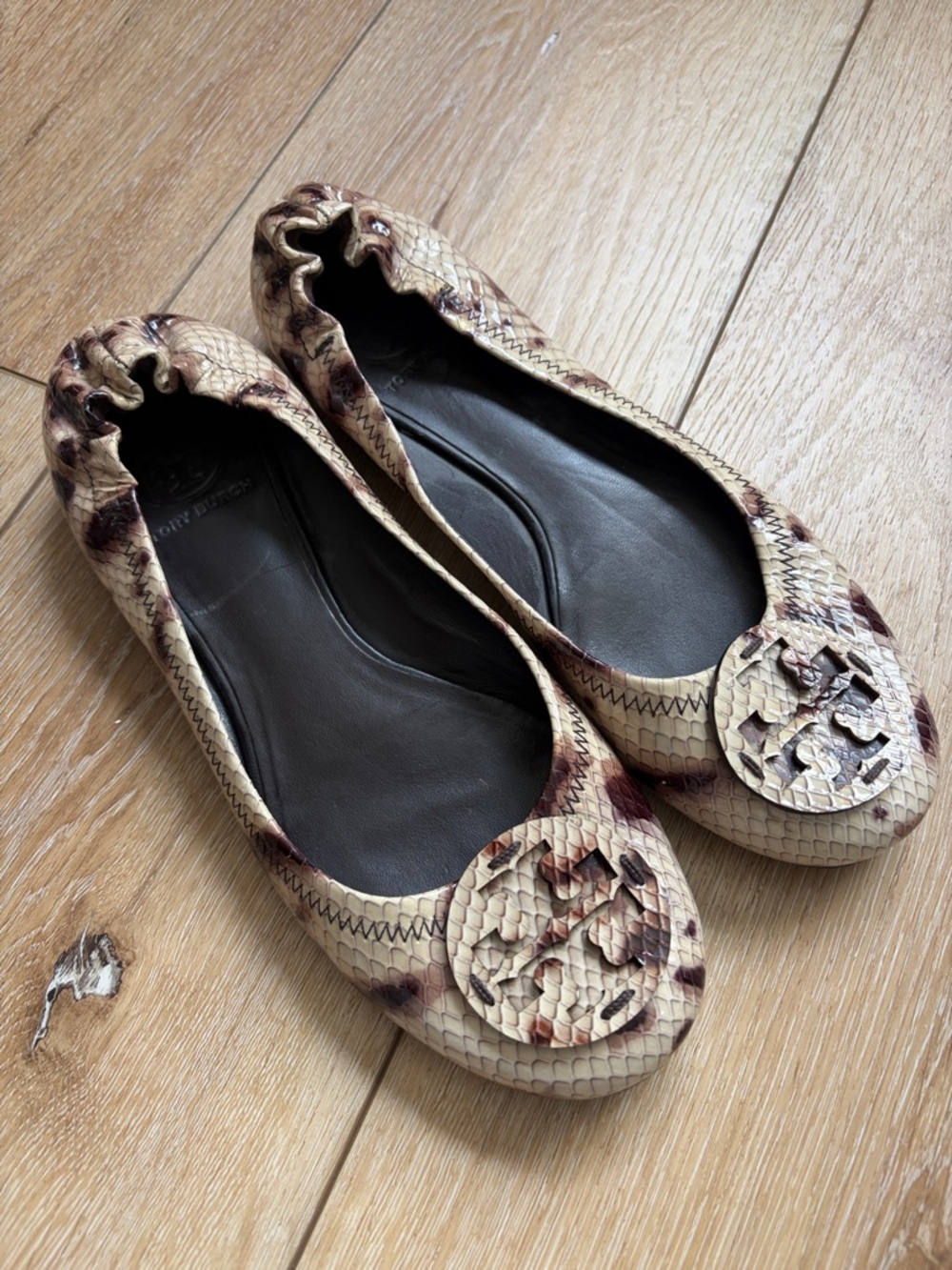 Tory Burch Ballet Flats Loafers Shoes Faux Snake Skin Leather Womens Size 8